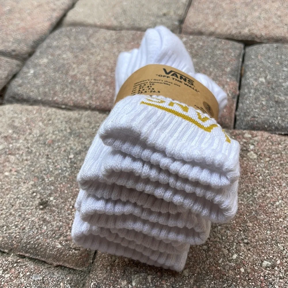 VANS “Off The Wall” Women’s 3 pairs socks set NWT
